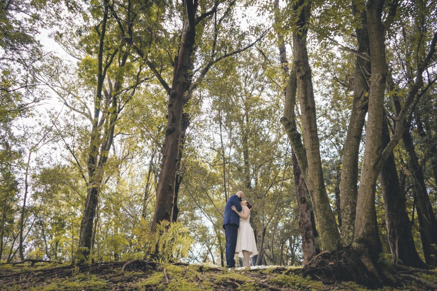 相談風景 - 専門スタッフが丁寧にヒアリングを行っている様子